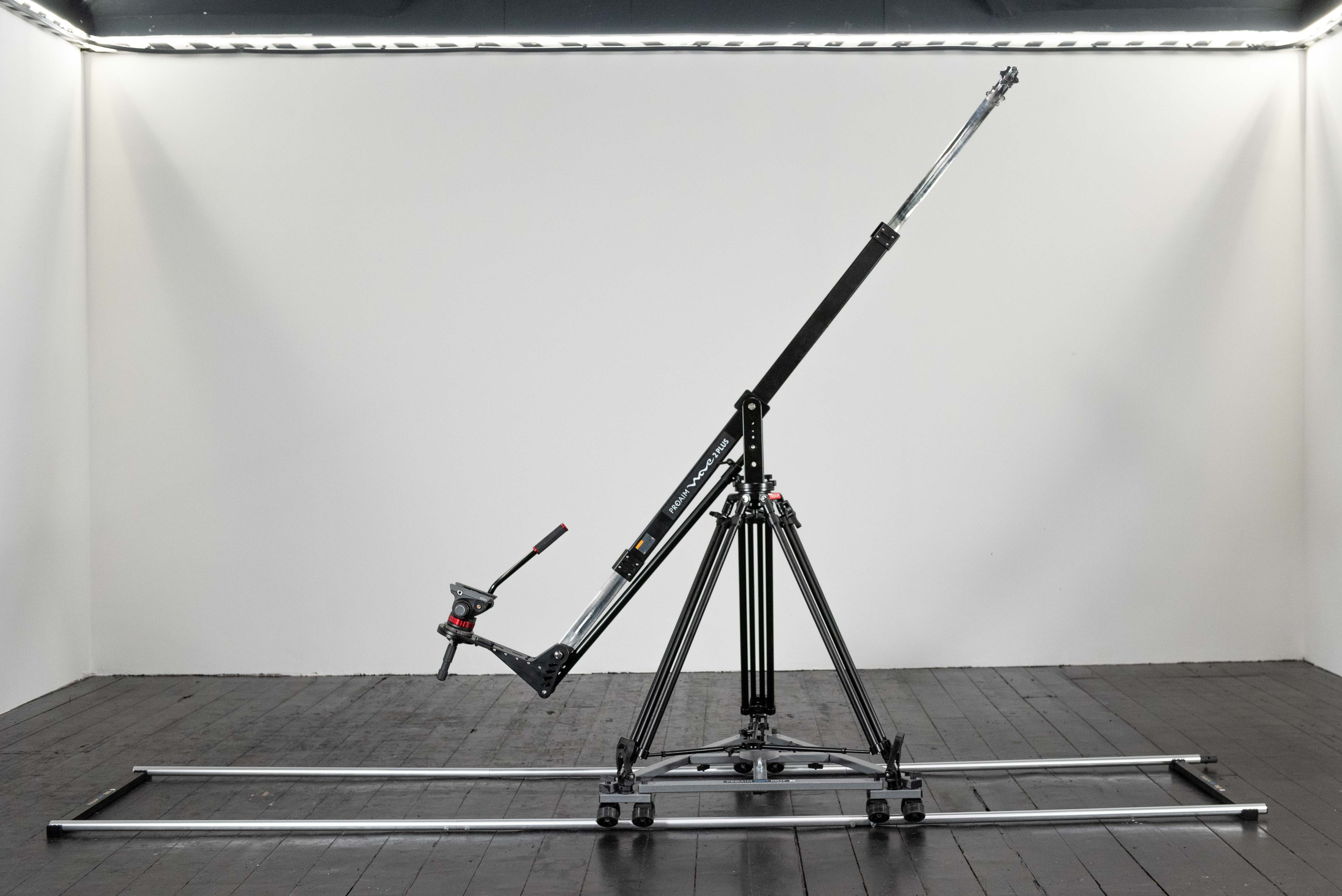 Proaim full cinema crane & dolly kit + manfrotto fluid head