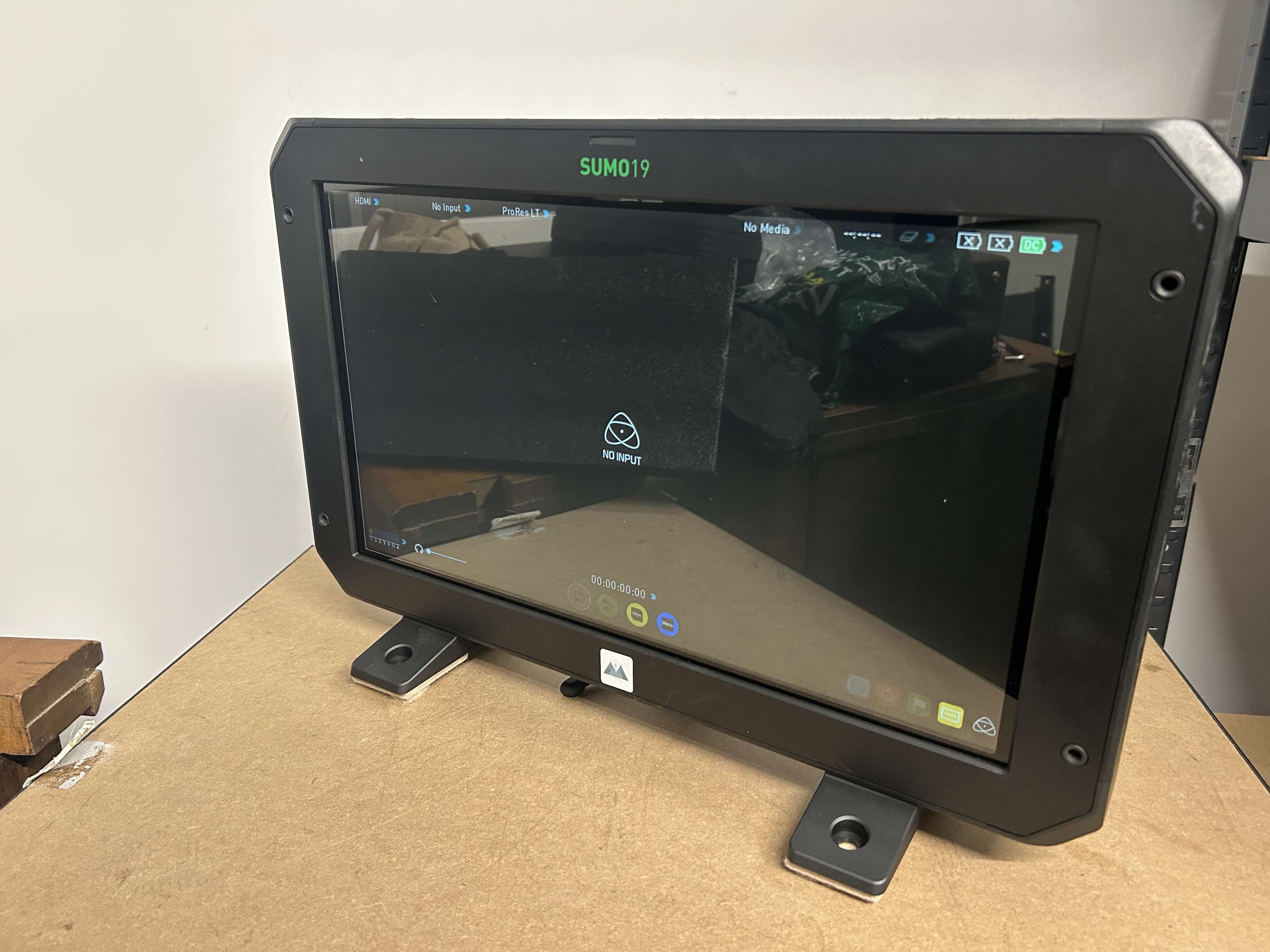 Atomos sumo 19inch monitor & recorder