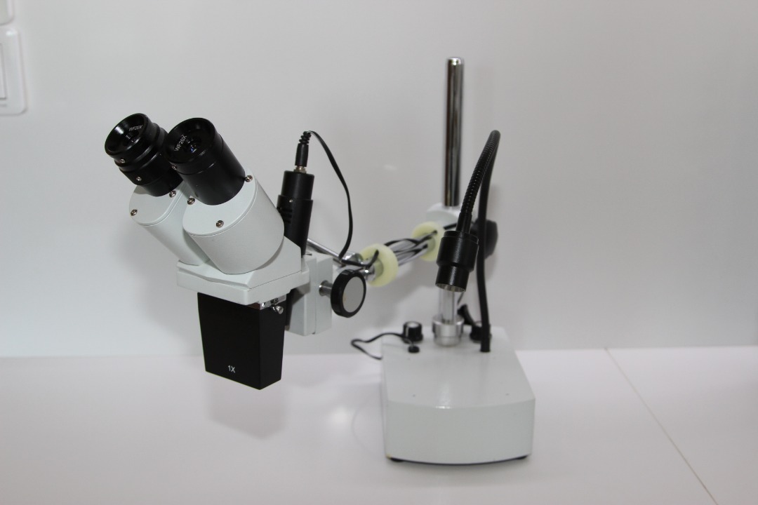 Handarbetslupp med rörlig belysning