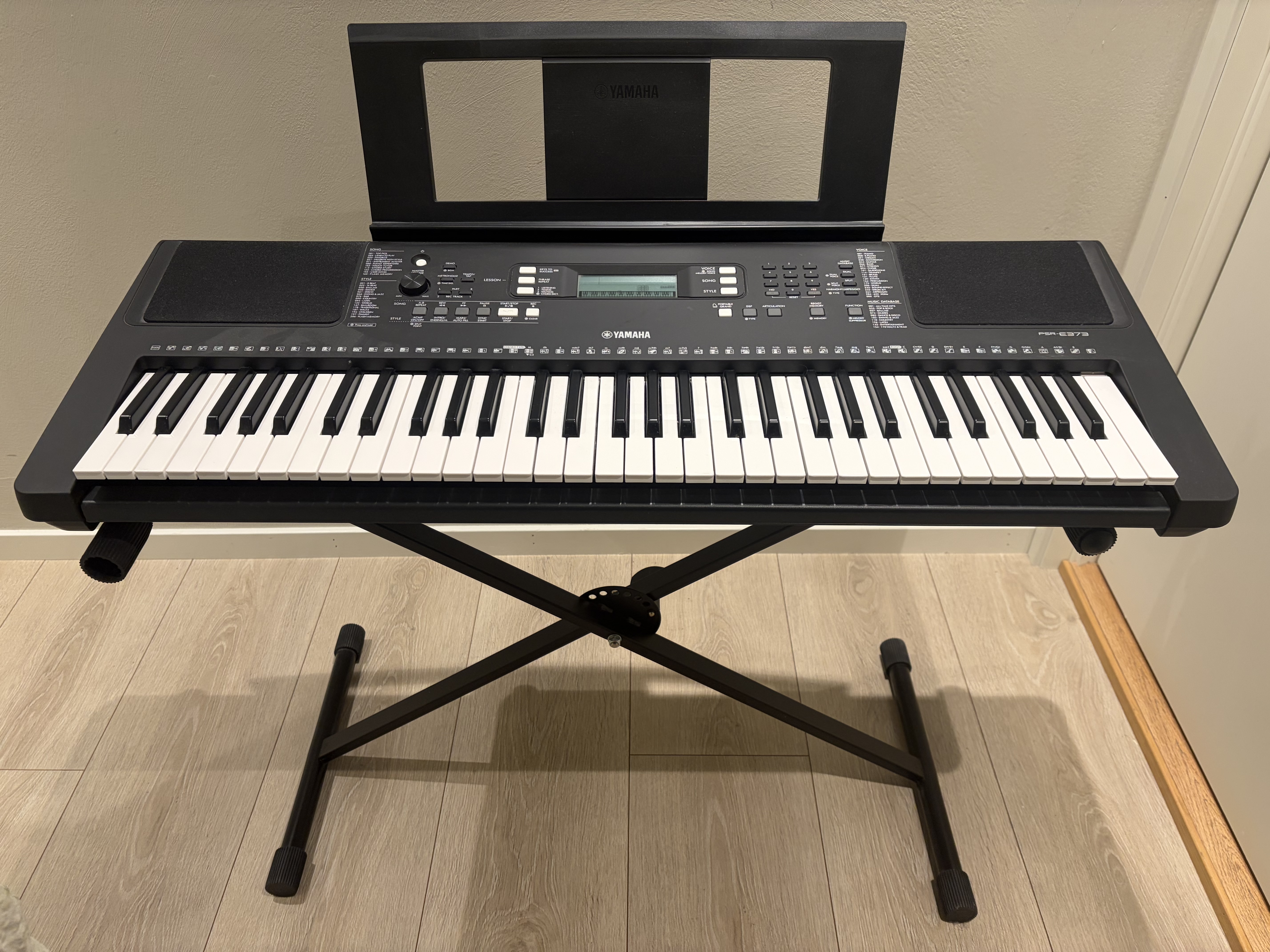 Yamaha psr-e373