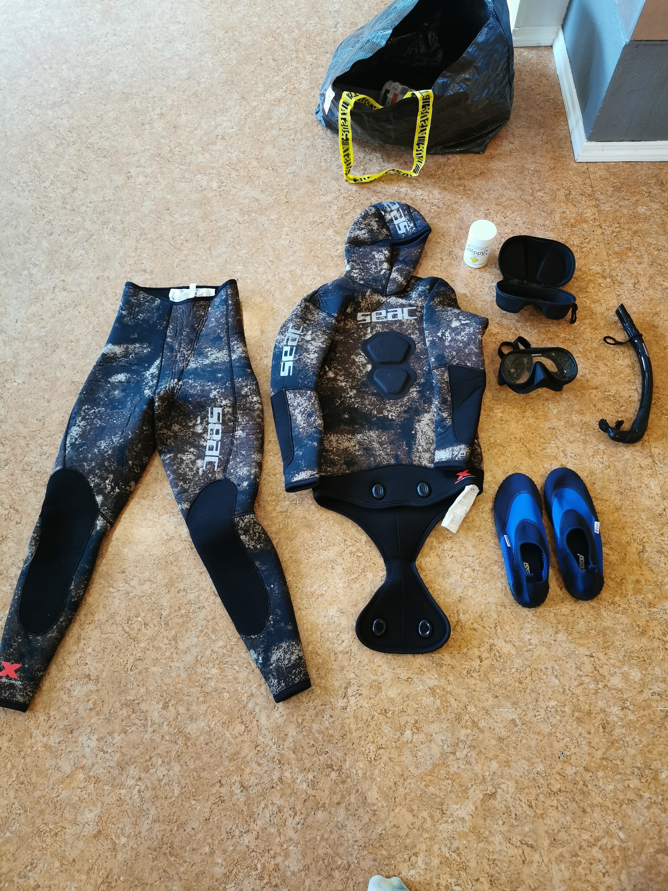 Snorkle sett (proff våtdrakt, maske, sko) 