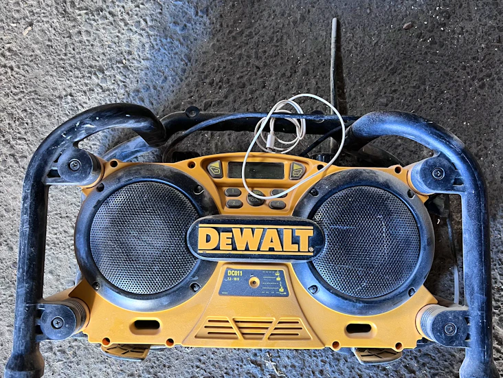 Dewalt byggradio / arbetsradio – tålig & bra ljud