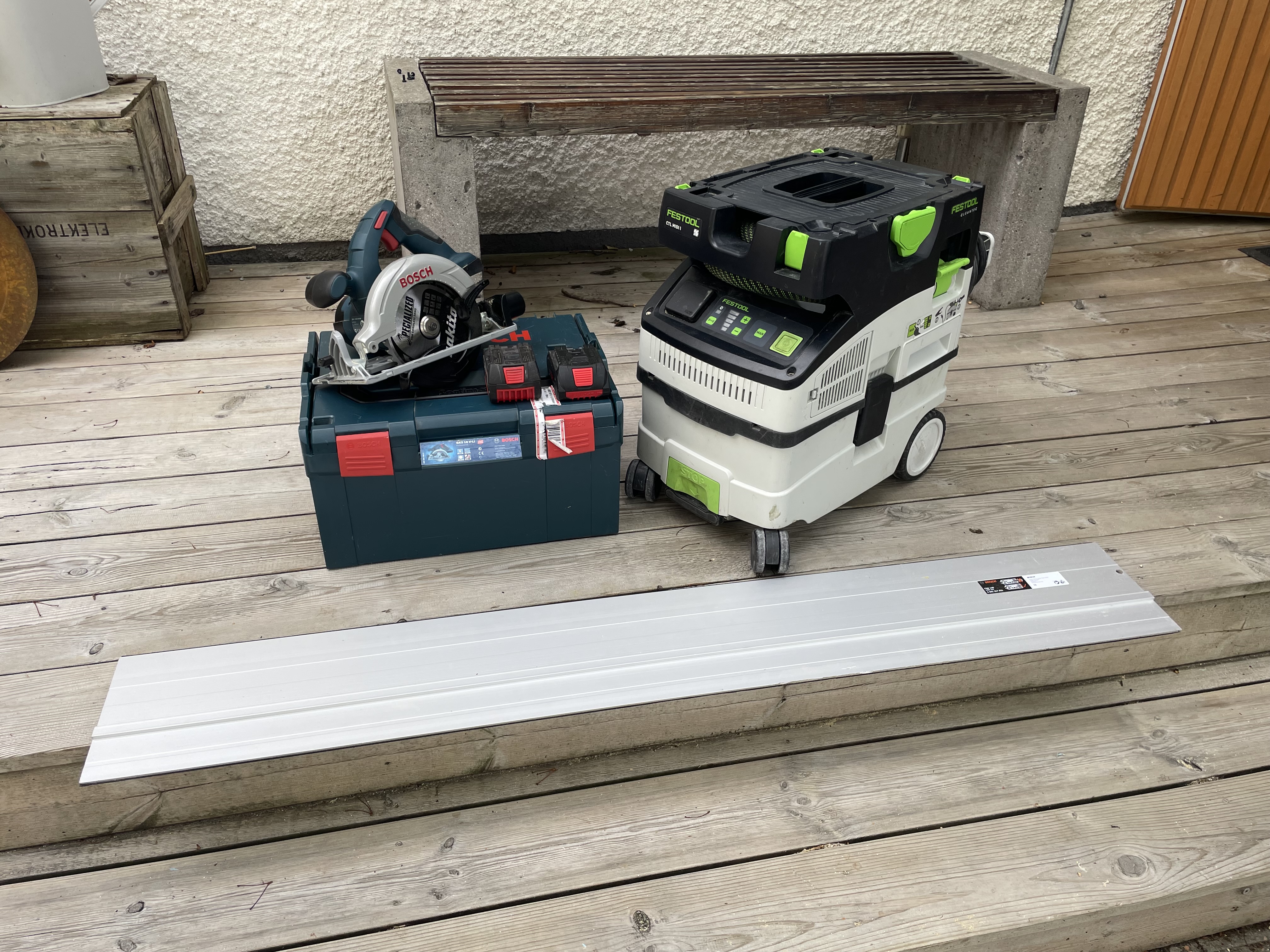 Bosch cirkelsågspaket med styrskena och festool dammsugare