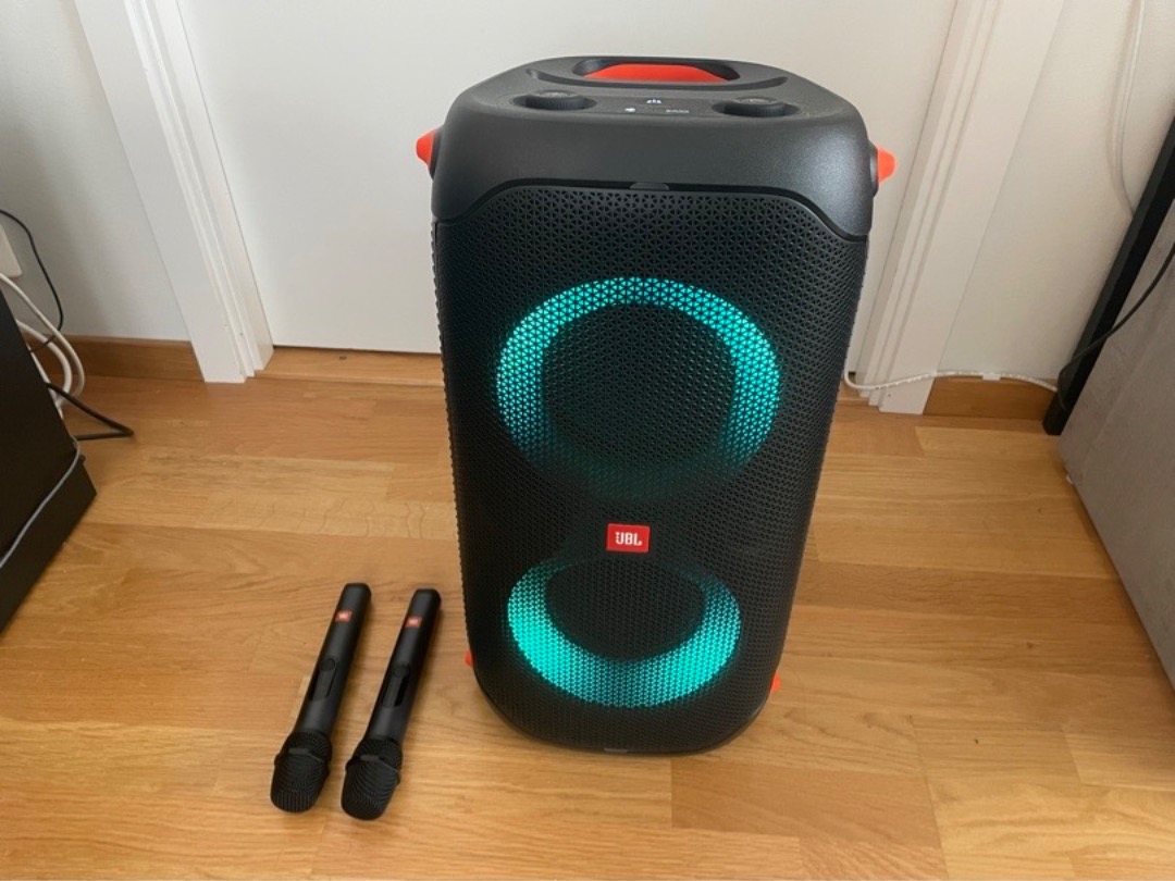 Jbl 110 med 2 mikrofoner (karaokeset)