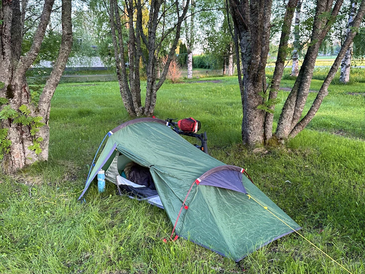 1 hengen teltta | kevyt & pieni | 24/7 nouto & palautus