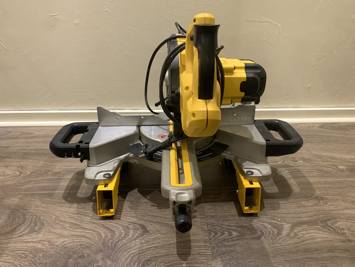 Dewalt mitre saw
