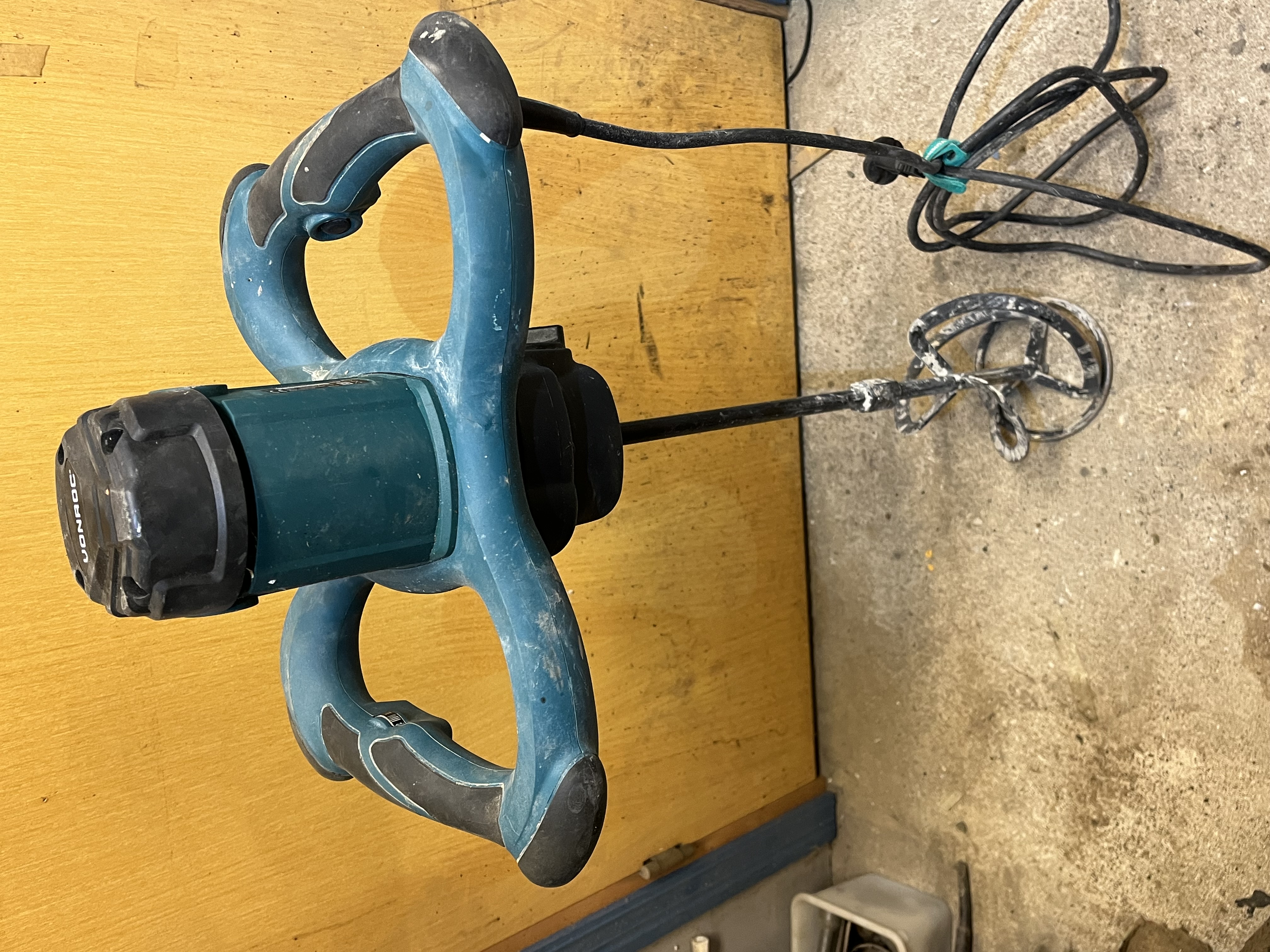 Betongvisp/ blandare / omrörare 