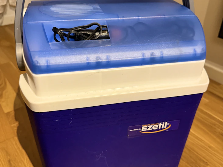 Eldriven kylväska 24l för 12v uttag i bilen