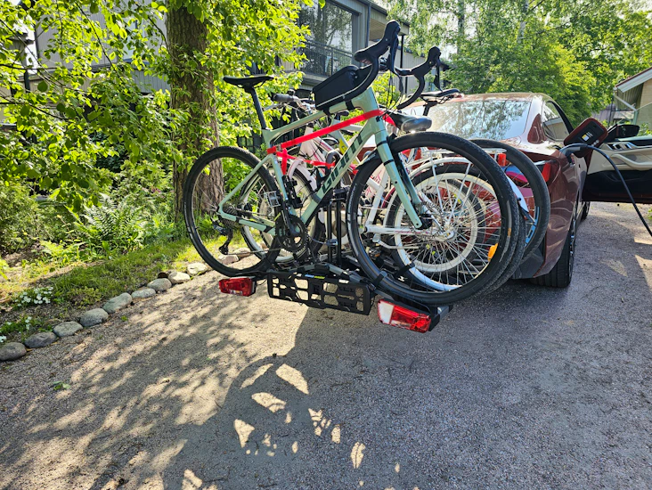 Buzzrack eazzy 4 teline peräkoukkuun, 4 pyörää