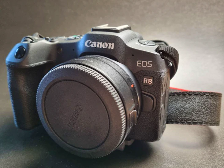 Canon eos r8 + ef - adapteri