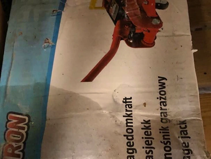 Enkel domkraft med hjul