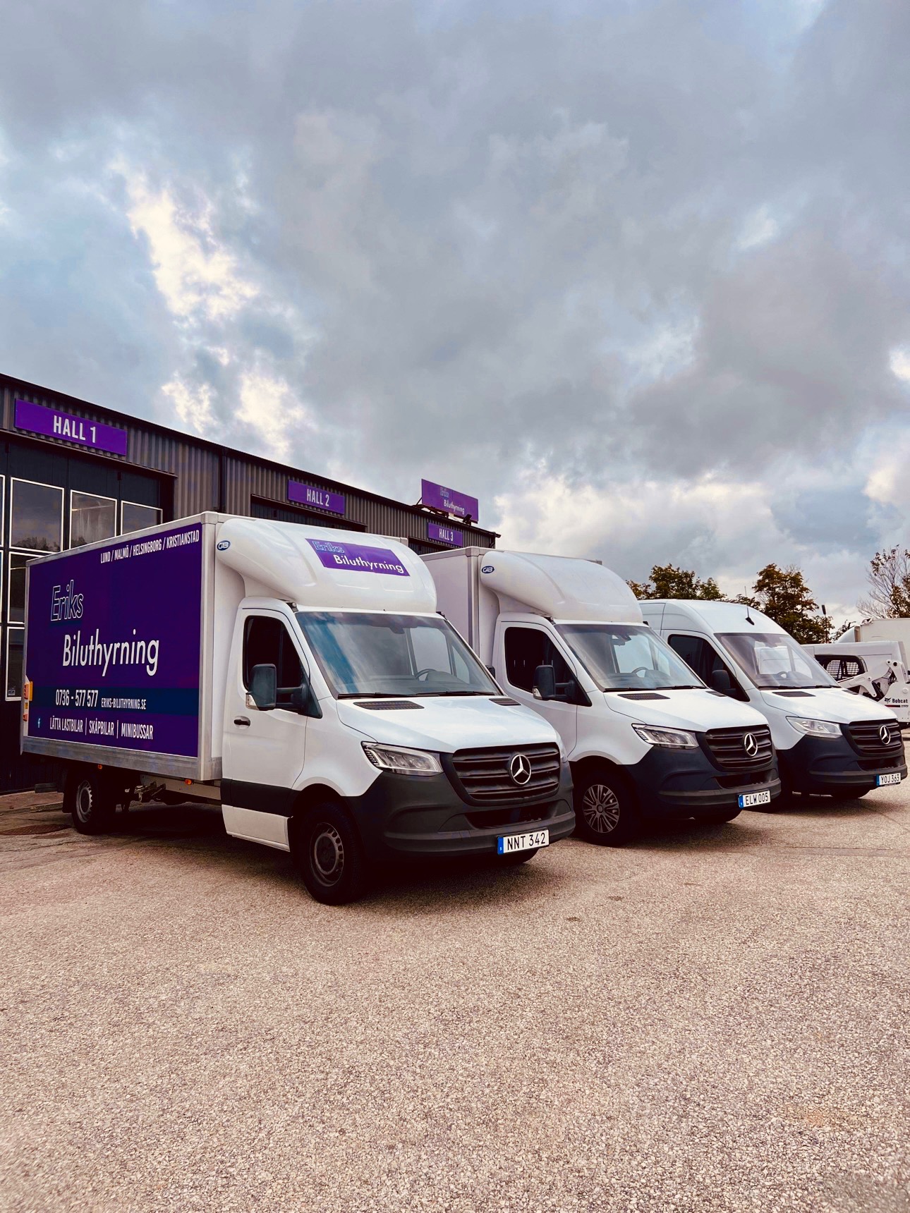 Lätt lastbil 18 kubik med lift