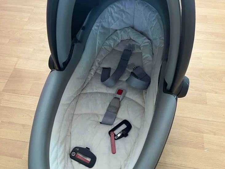 Baby safe sleeper autolift