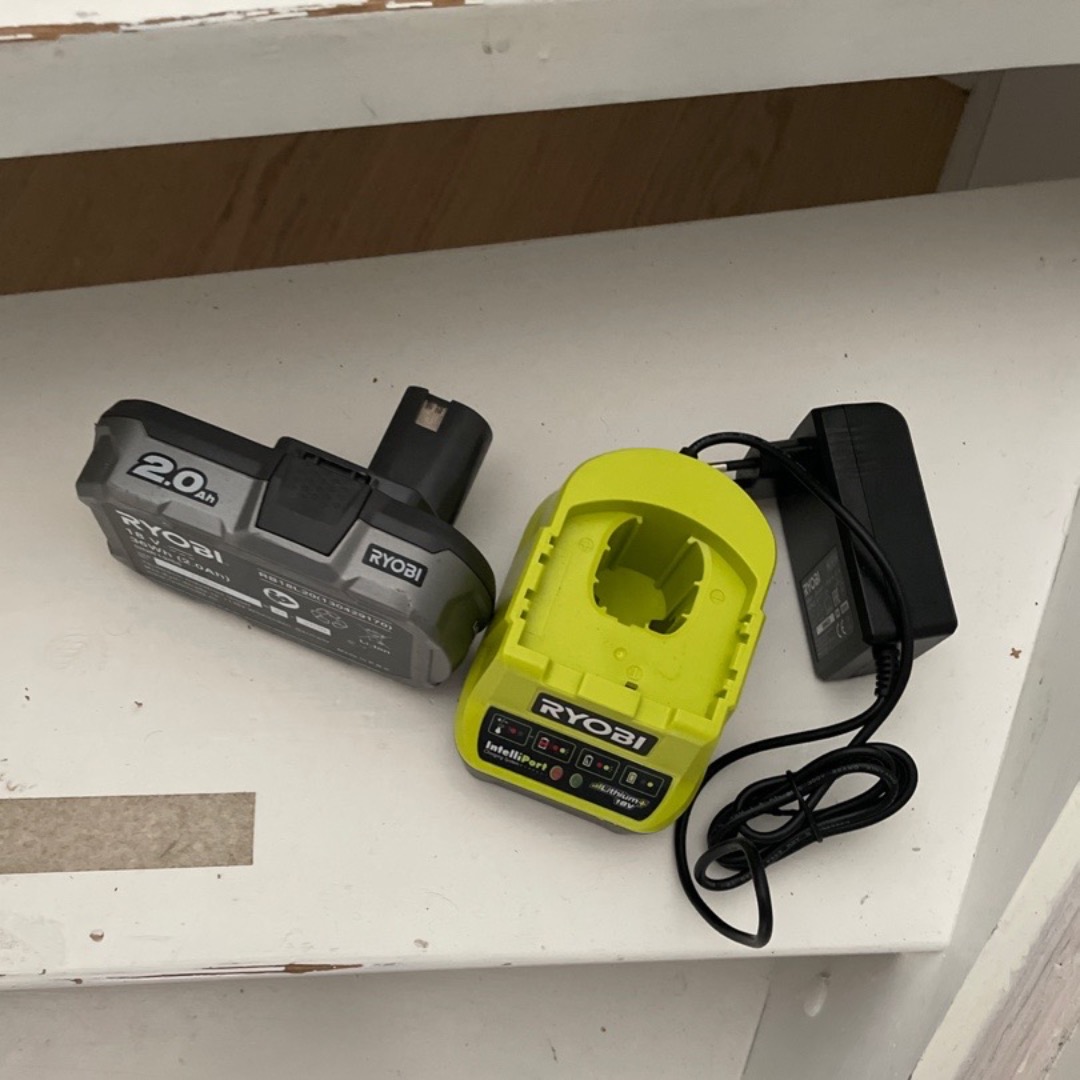 Batteri + lader for ryobi one+ 18v