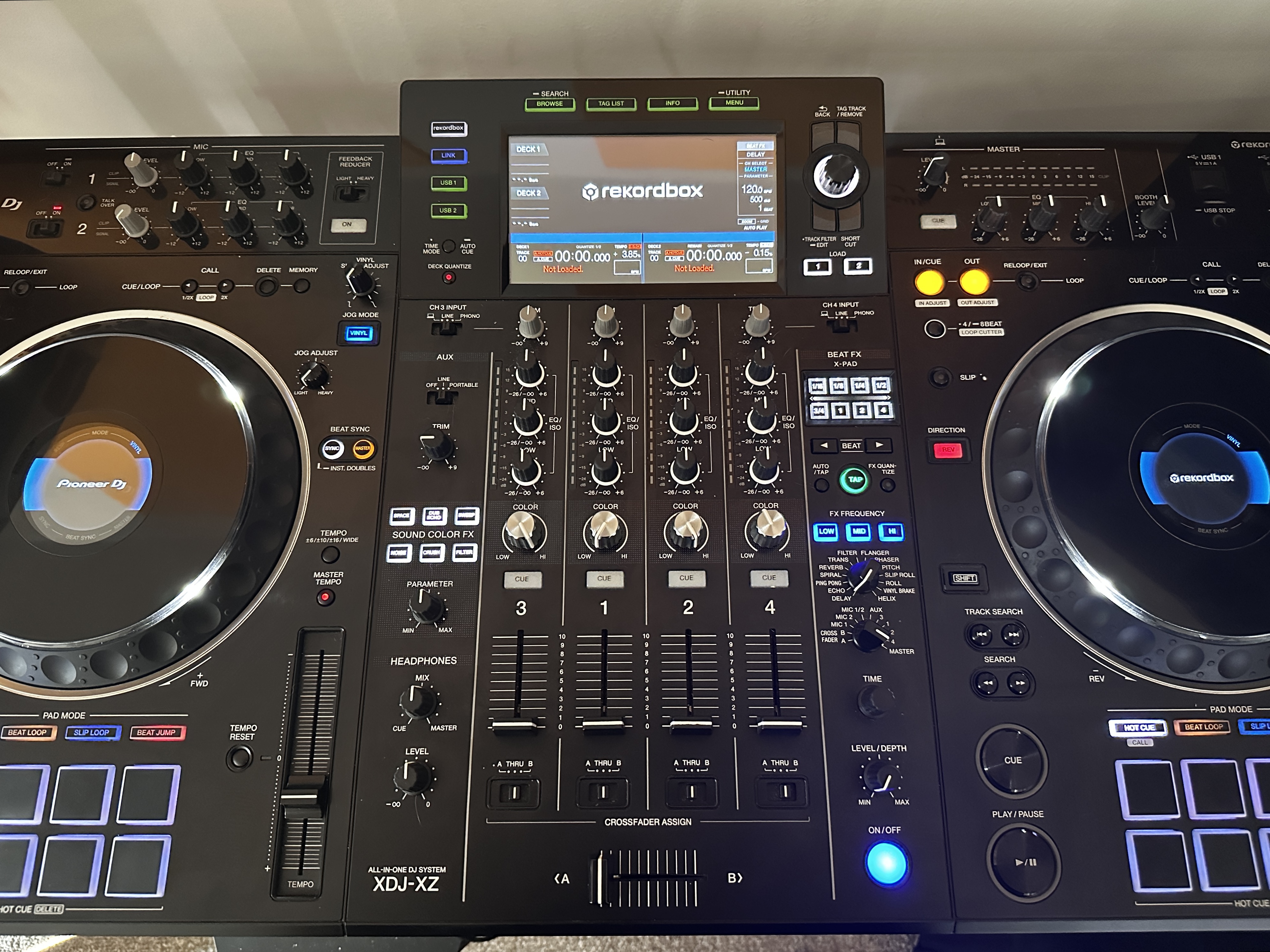 Pioneer xdj-xz dj system - (carry bag + power supply)