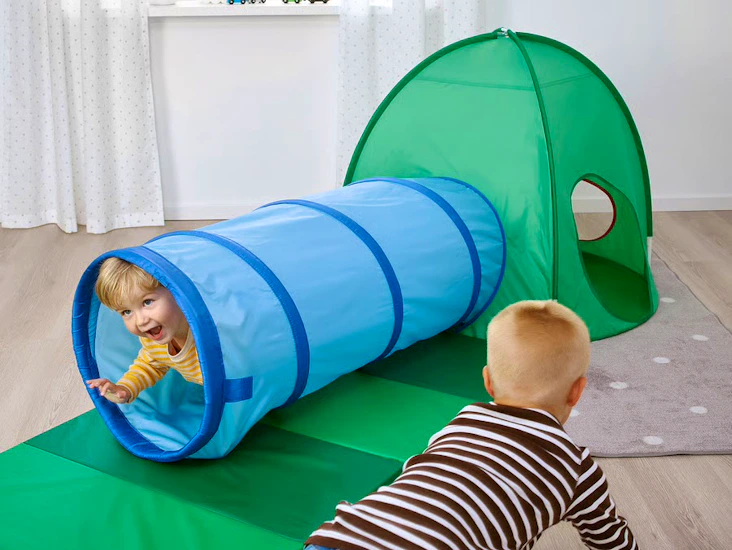 Kids’ play tent and tunnel