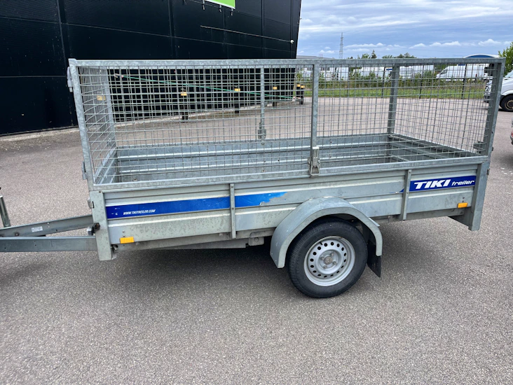 Gallersläp obromsat 750kg kontaktlös hämtning .