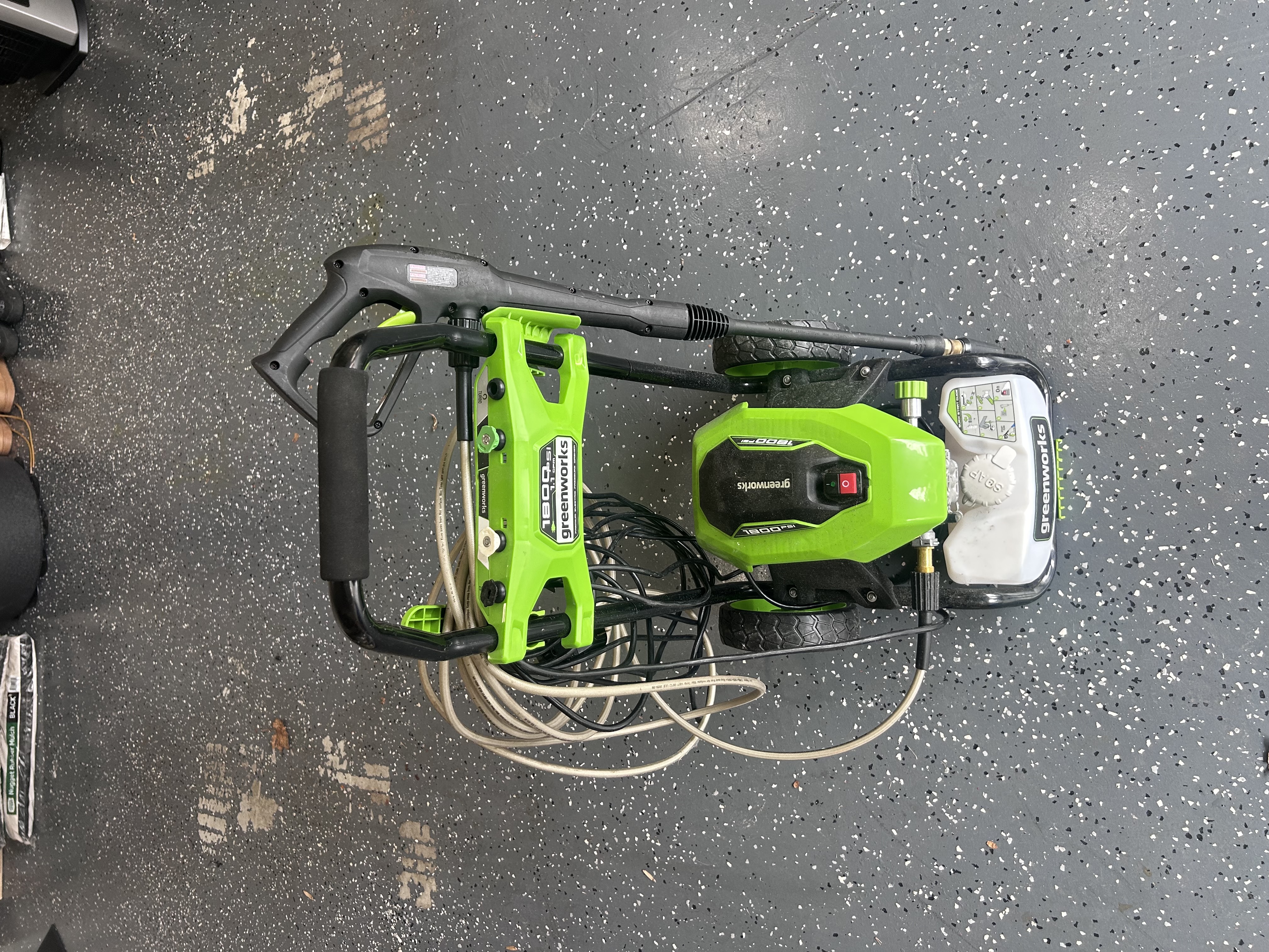Pressure washer 1800 psi 1.1 gpm greenworks