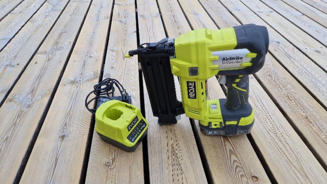 Ryobi spikerpistol (dykkertpistol)