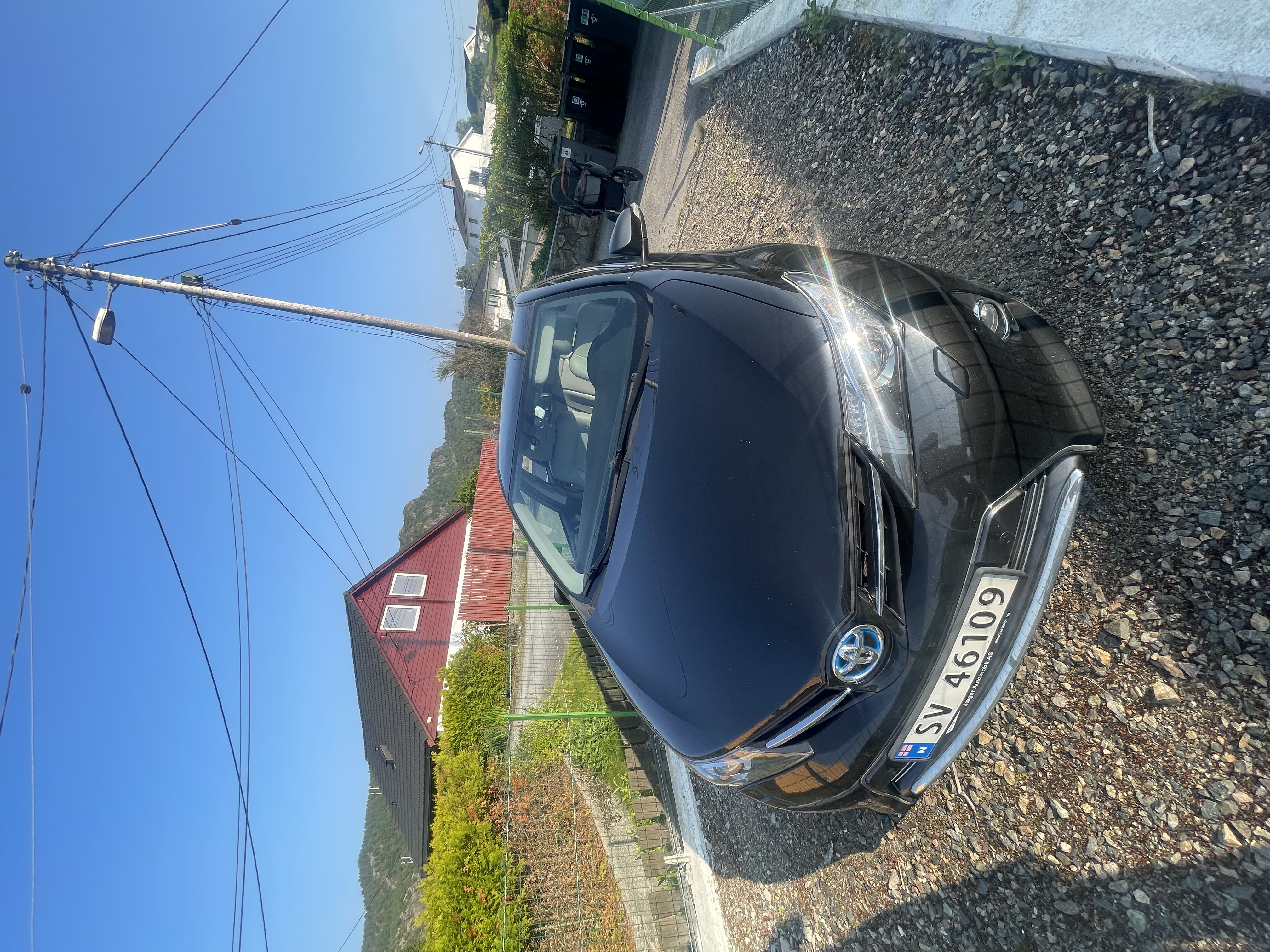 Toyota auris hybrid automat – personbil til utleie – barnesete inkludert