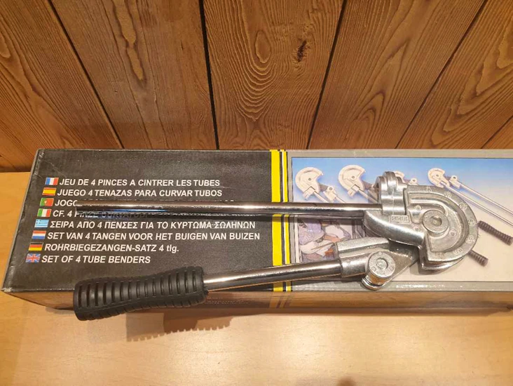Set med fyra rörböjare 10-16mm