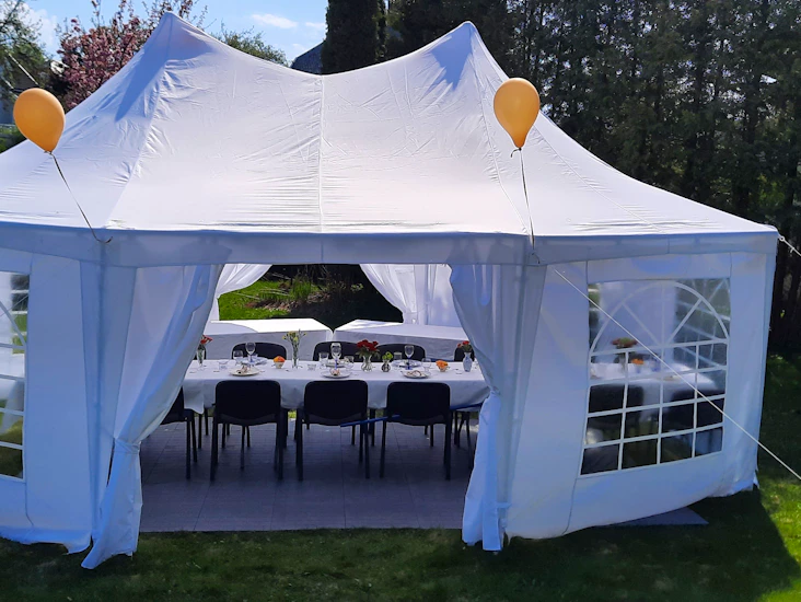 5x6,8m / party telt til leie / benkesett til leie / soundboks