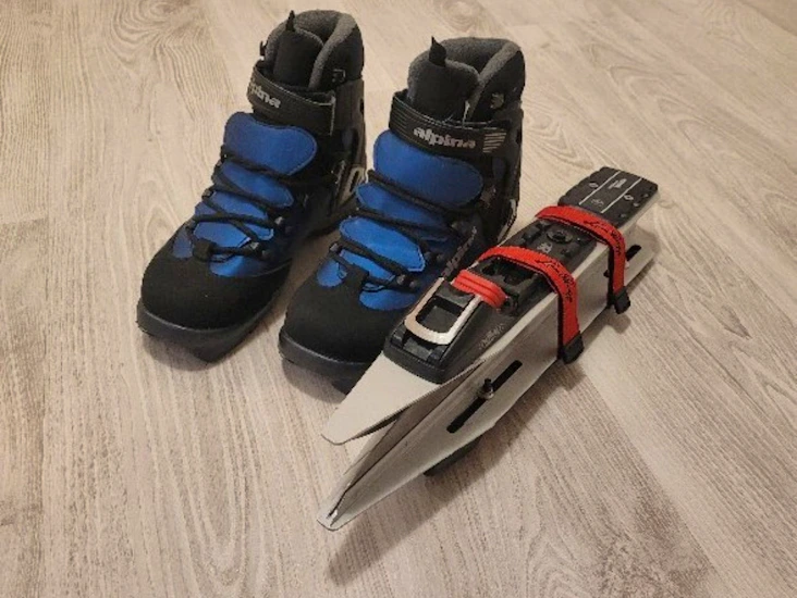 Storlek 38, långfärdsskridskor och pjäxor