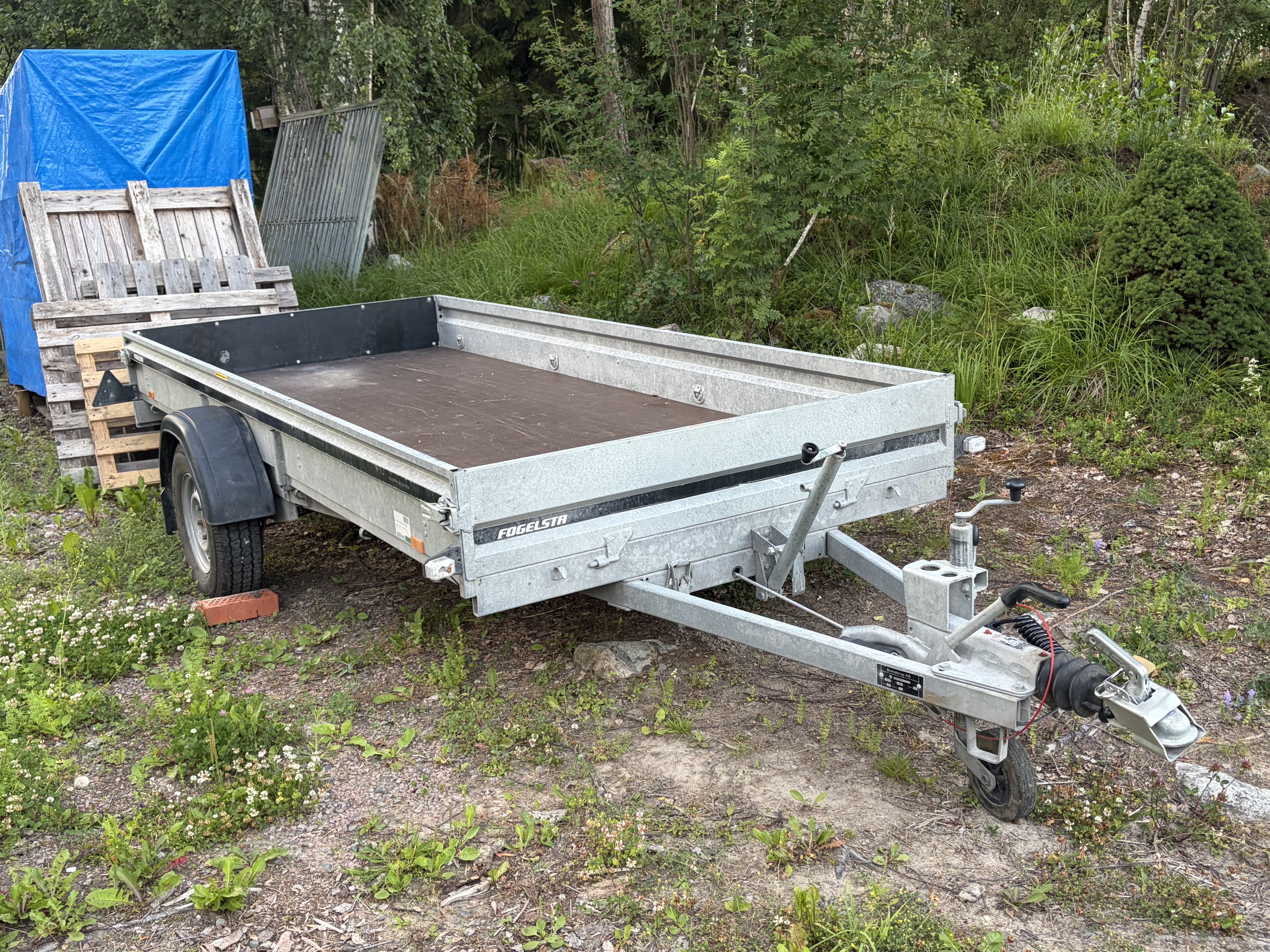 Släpvagn lastvikt 910kg