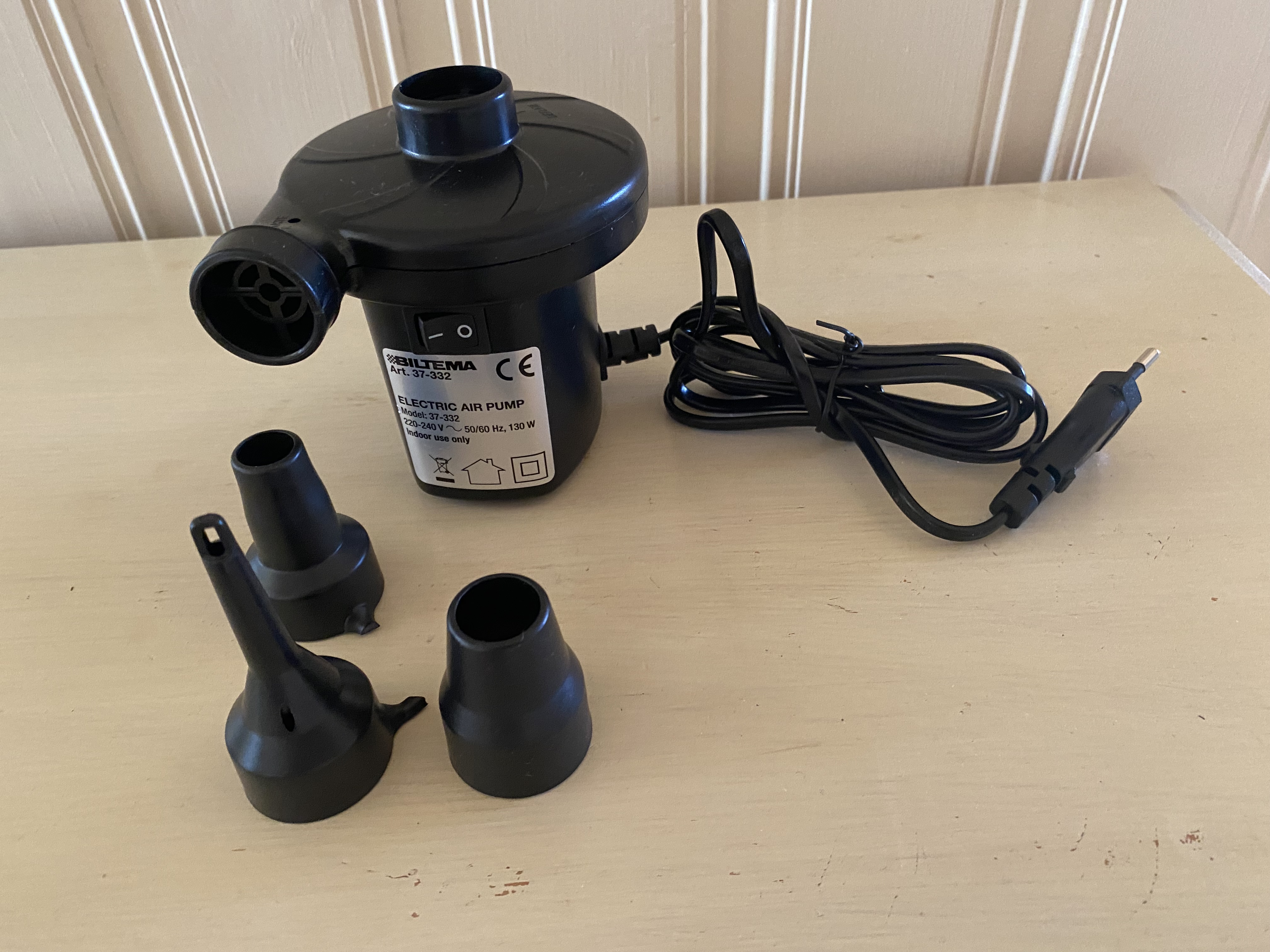 Elektrisk luftpumpe - til luftmadrass, gummibåt, basseng m.m.