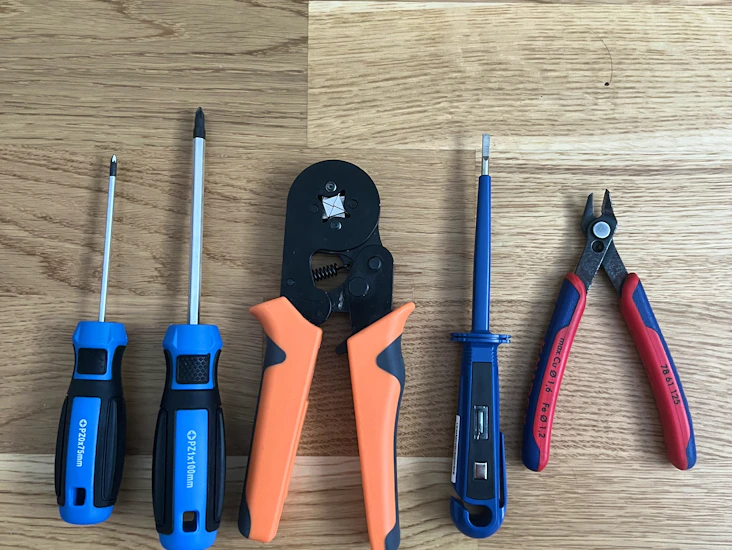 Elektrisk sett(krympetang med sortiment endehylser 0,25-10mm²)