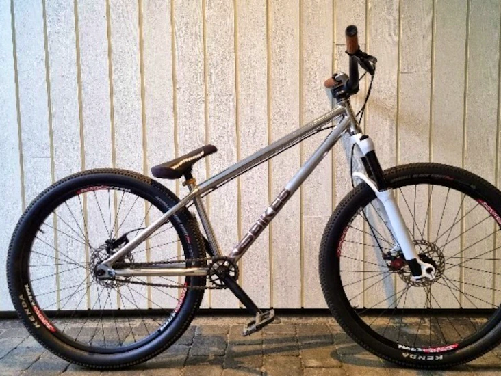 Ns metropolis 1 pumptracksykkel