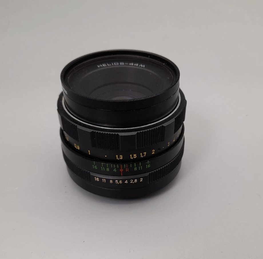 Helios 44m - 58mm f/2.0 lens  (m42 mount)
