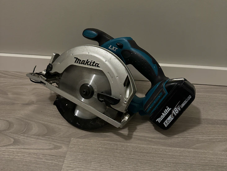 Sladdlös makita cirkelsåg