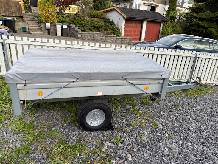 Tysse tilhenger til leie med beskyttelsesduk