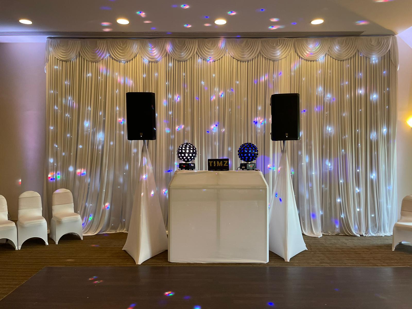 Pair of ev elx200 15p active pa speakers