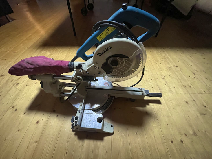 Makita ls0714 kap- och geringssåg