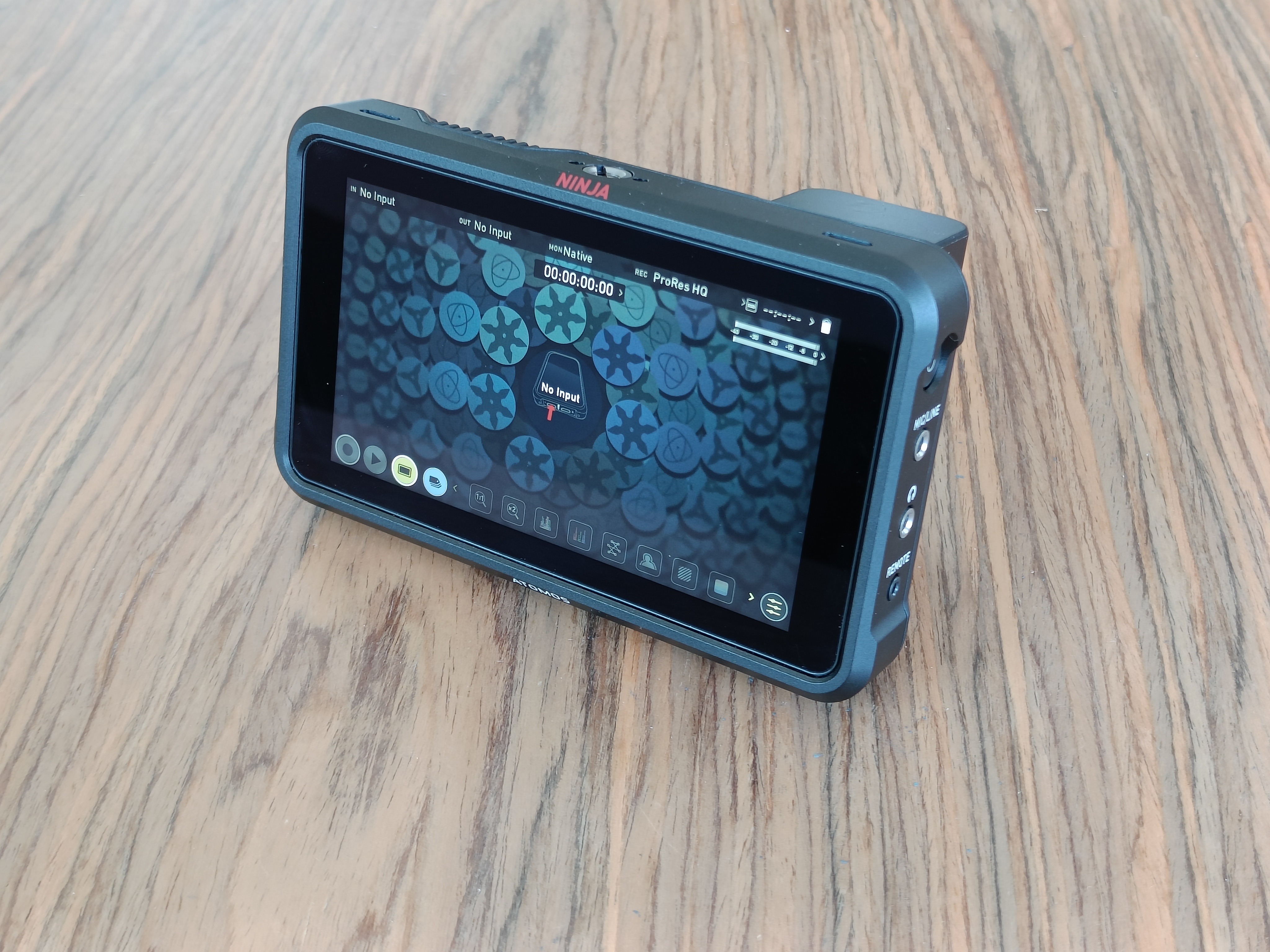 Atomos ninja 5" hdr monitor 4k