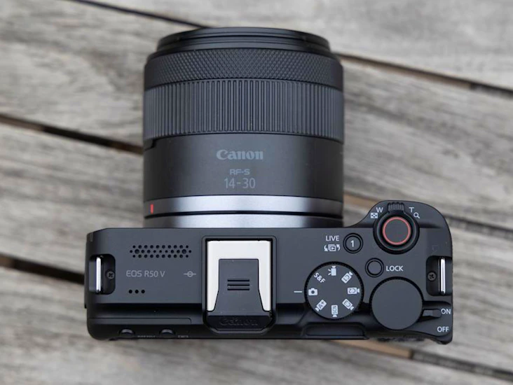 Camera for rent toronto – canon r50 v creator kit + wireless go