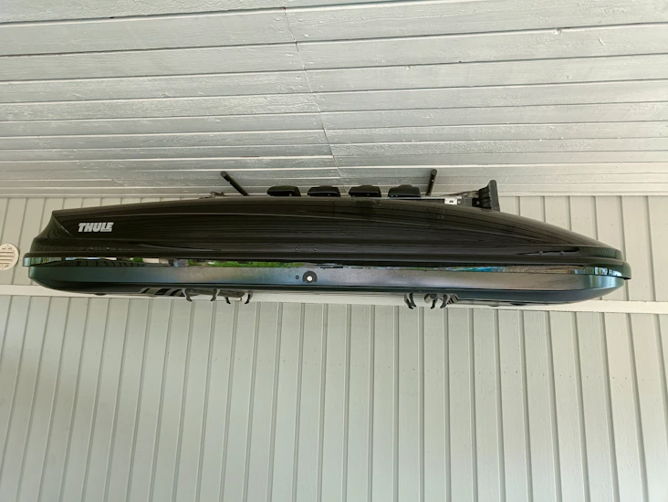 Tilava ja siisti suksiboksi (thule)