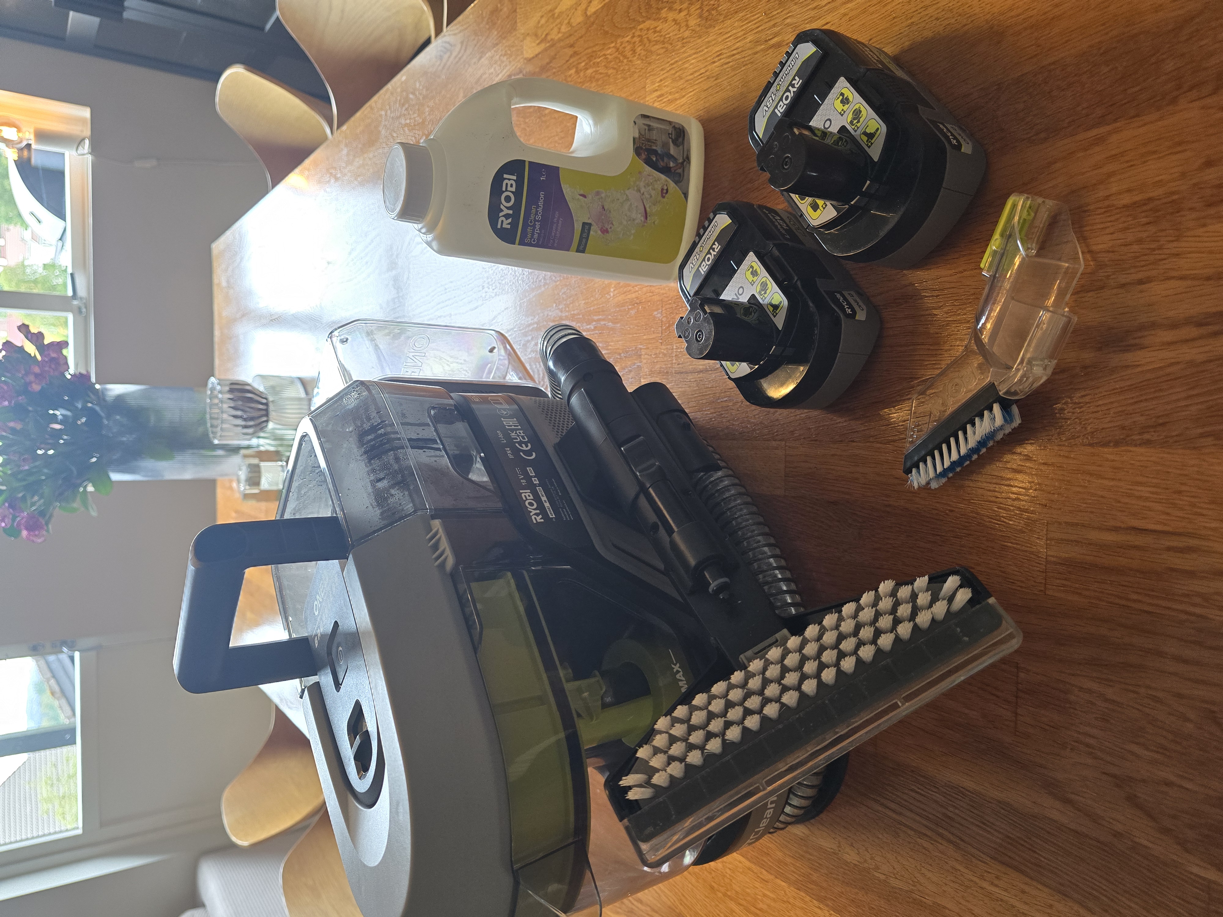 Ryobi sofa/tepperens, ink 2 batteri 4amp