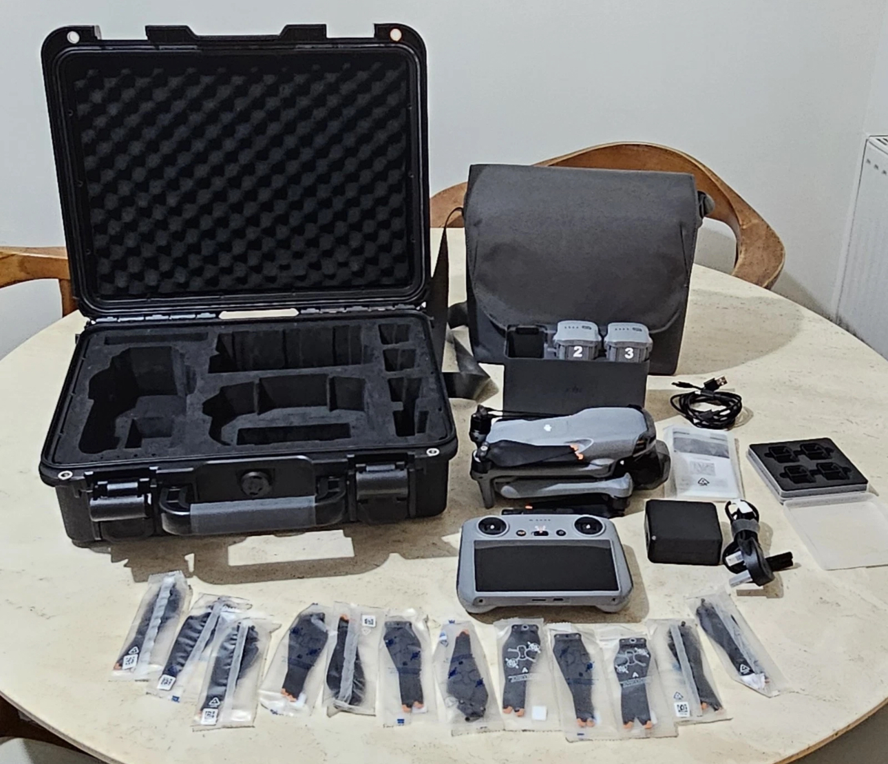 Dji air 3 fly more combo with nd filters and accessories.