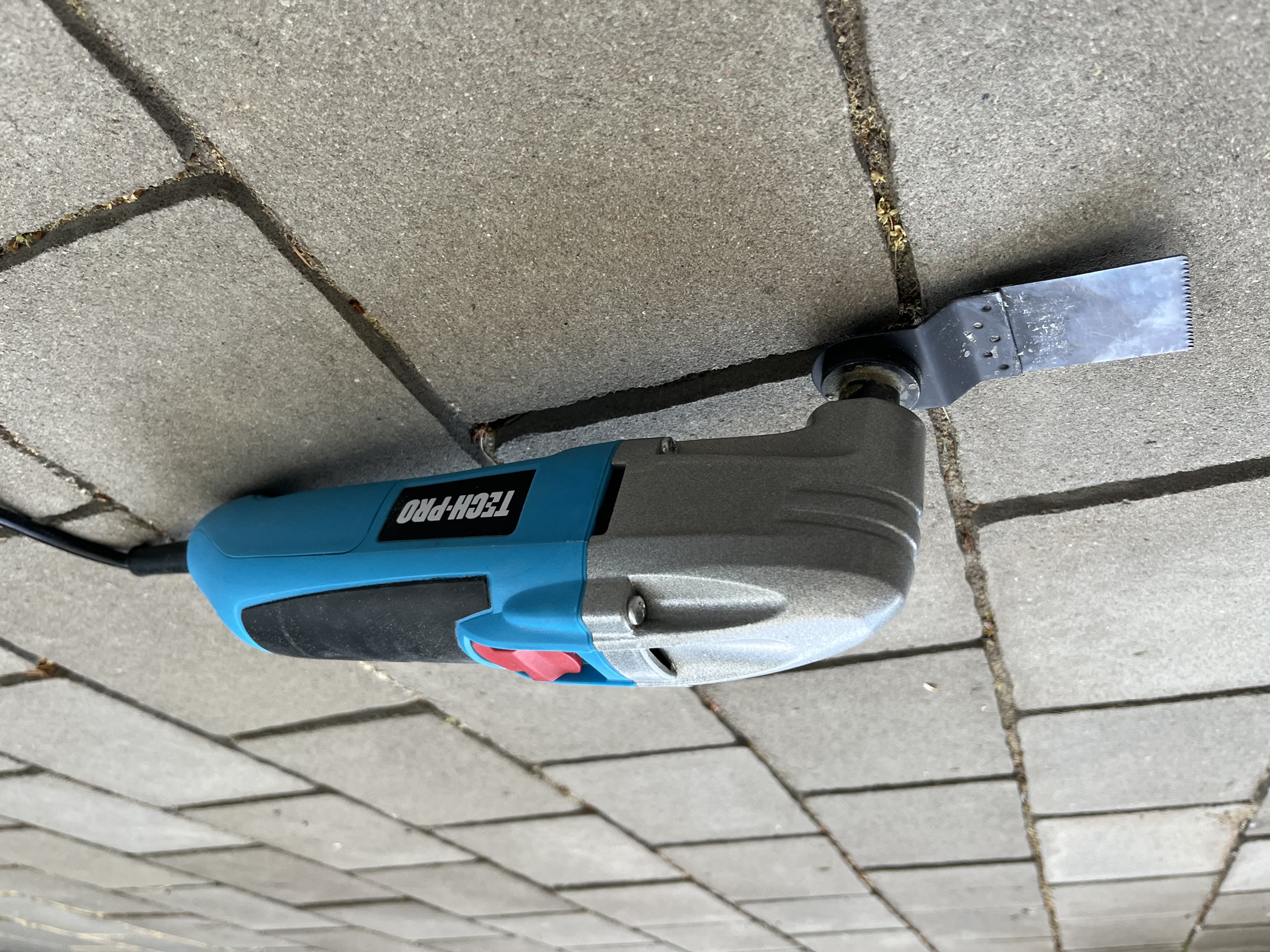 Multiverktyg med sågklinga