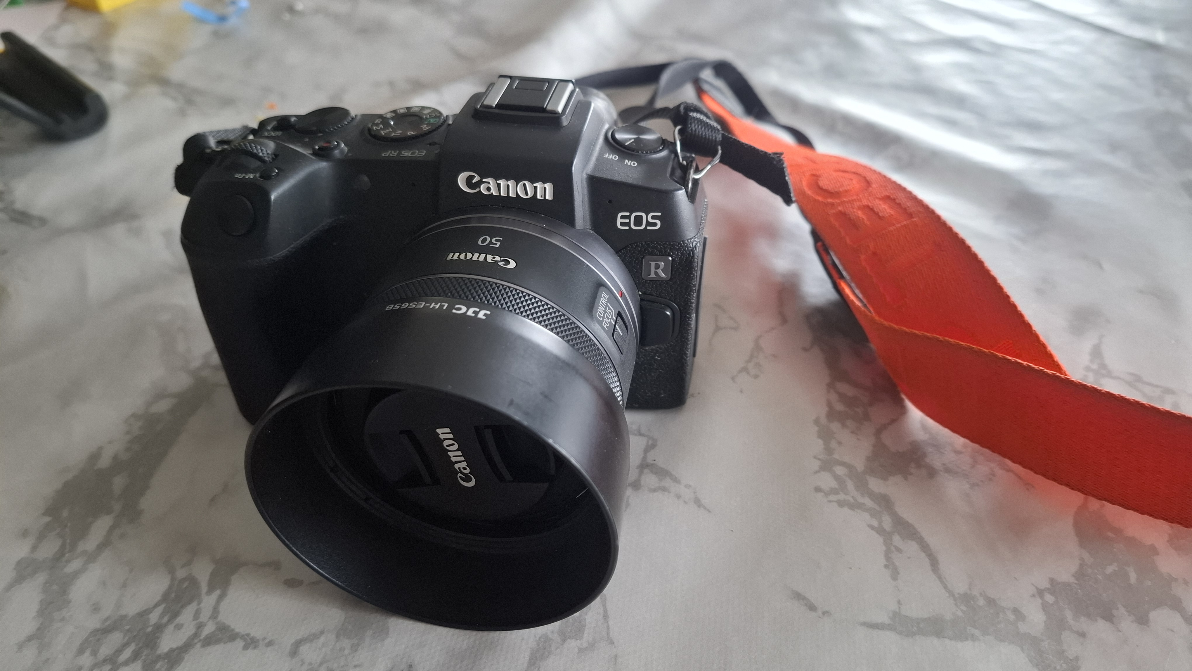 Canon eos rp med objektiv
