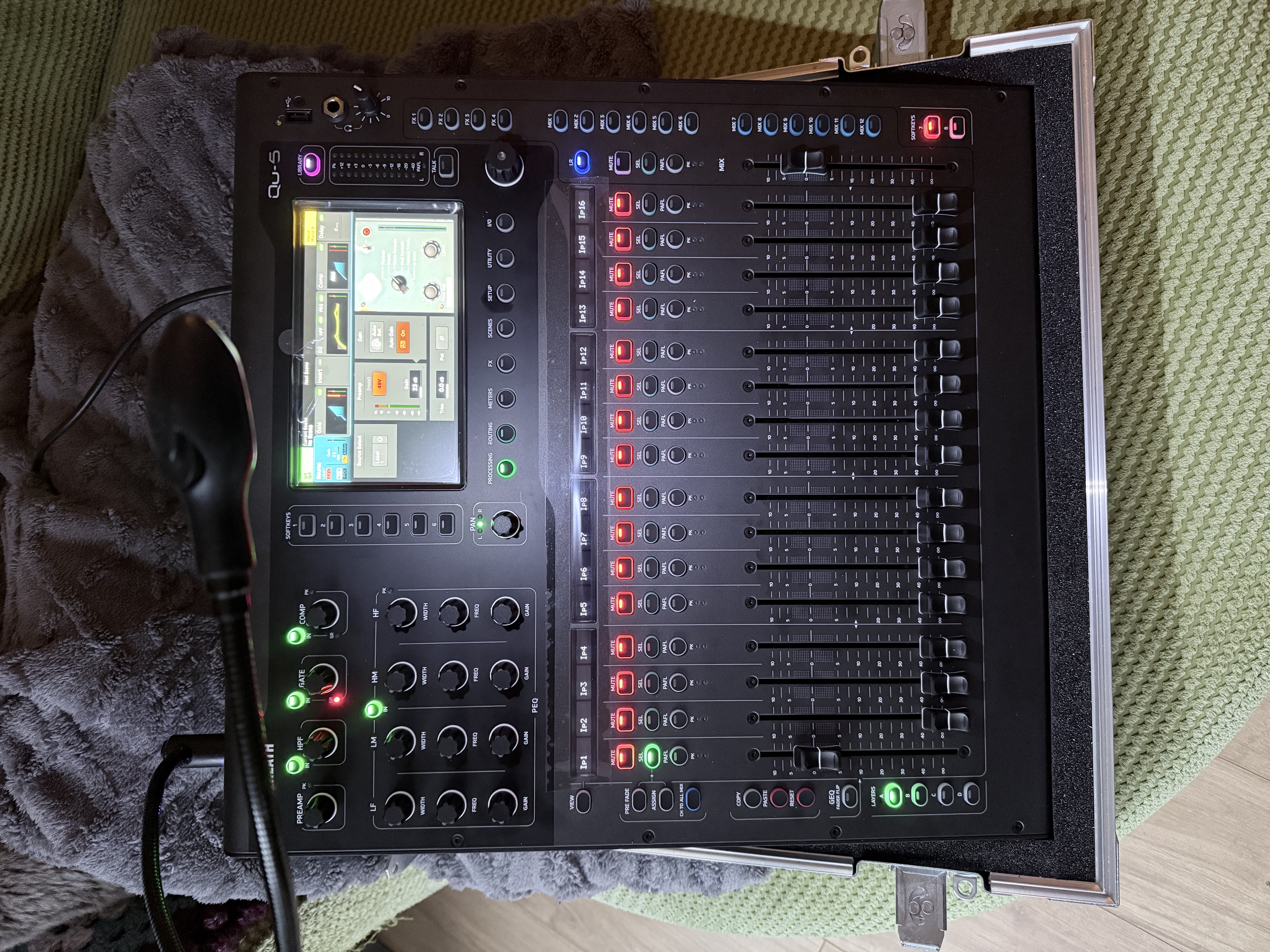 Allen and heath qu-5