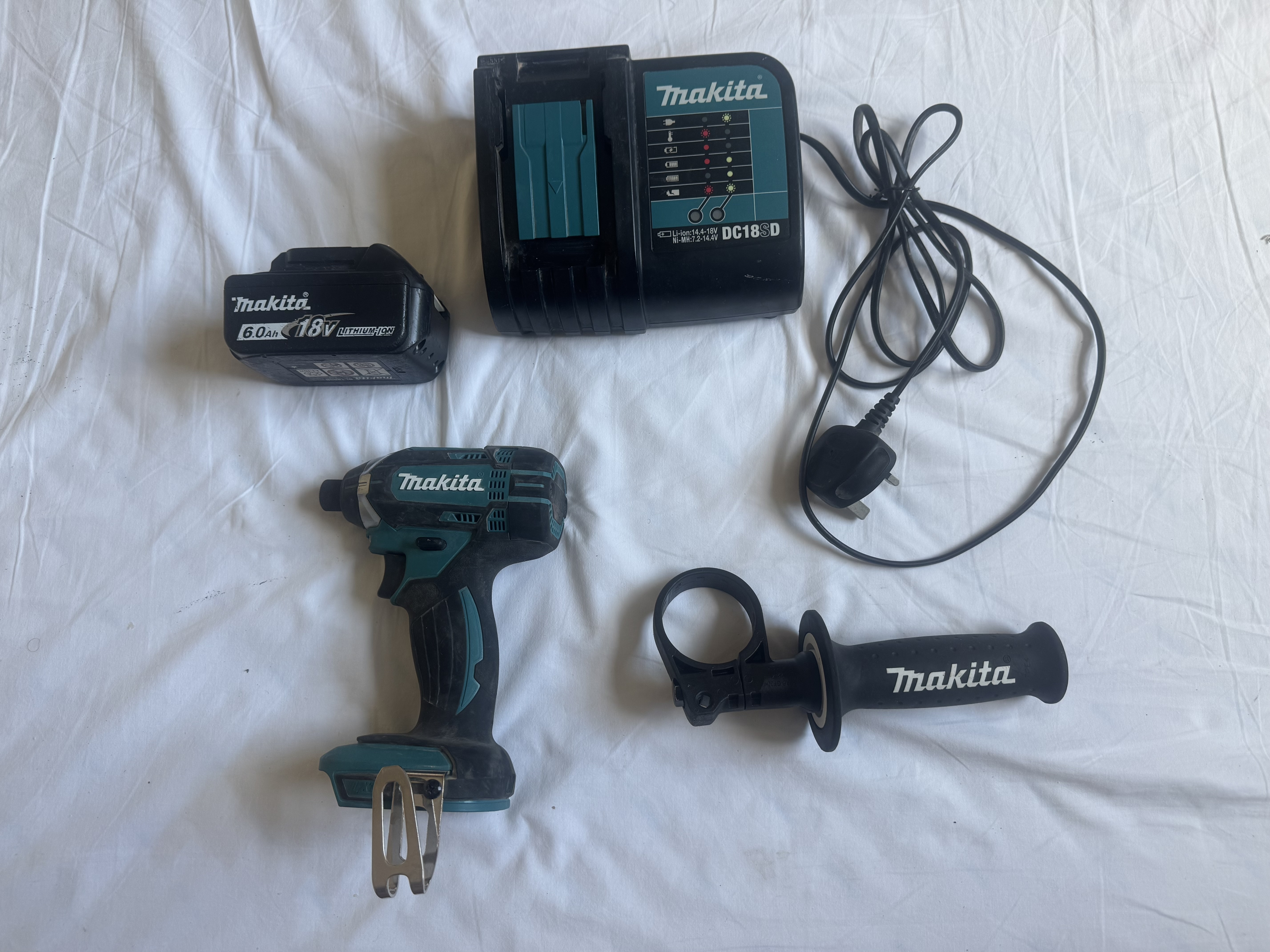 Makita cordless diy starter kit – drill + impact driver (batteries included)