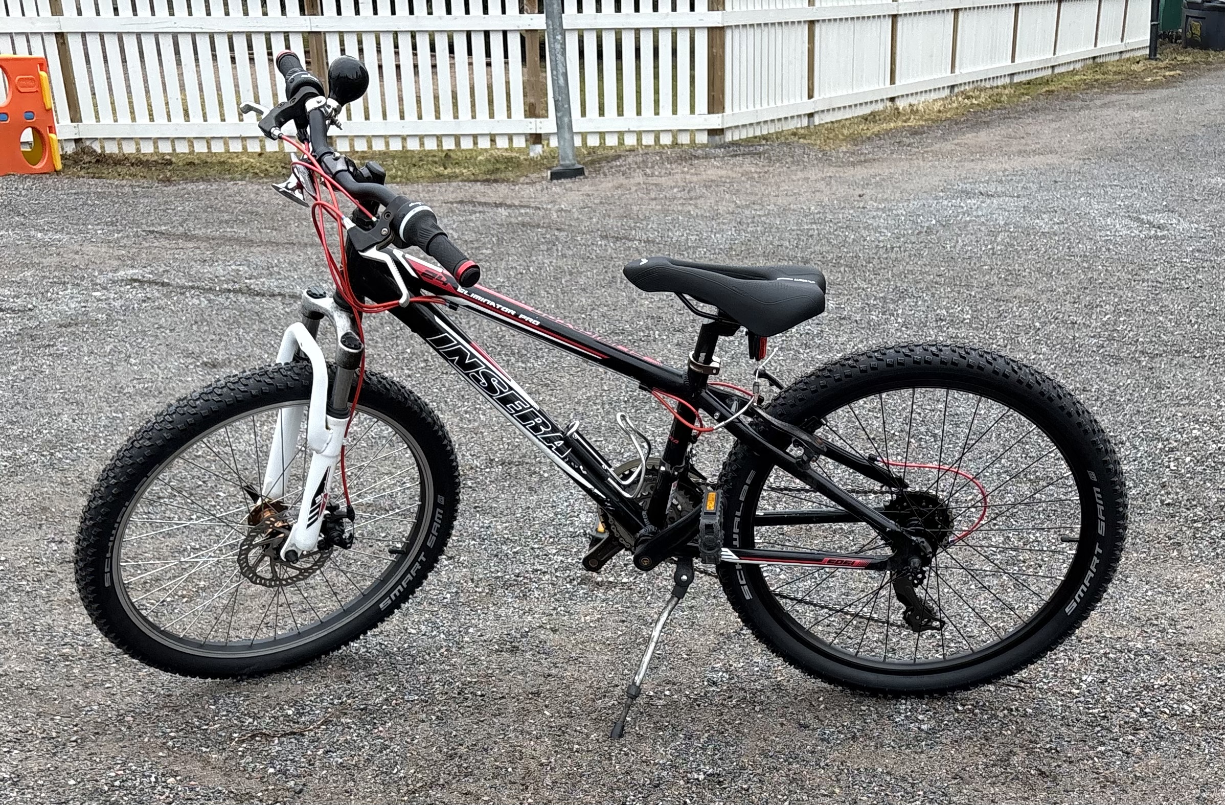 Insera eliminator pro 24 maastopyörä noin 135-145 senttiselle