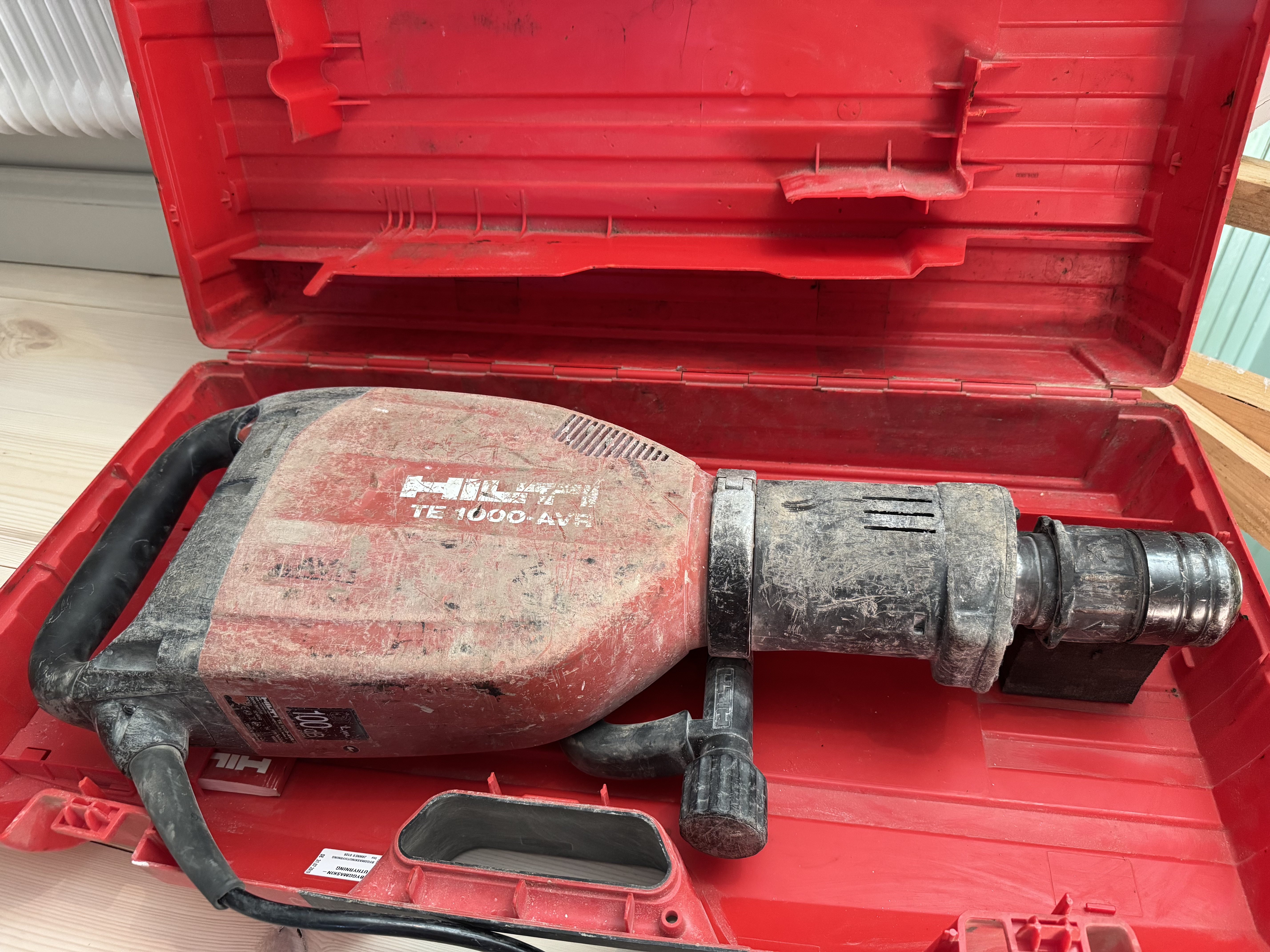 Kraftig bilmaskin mejselhammare hilti!