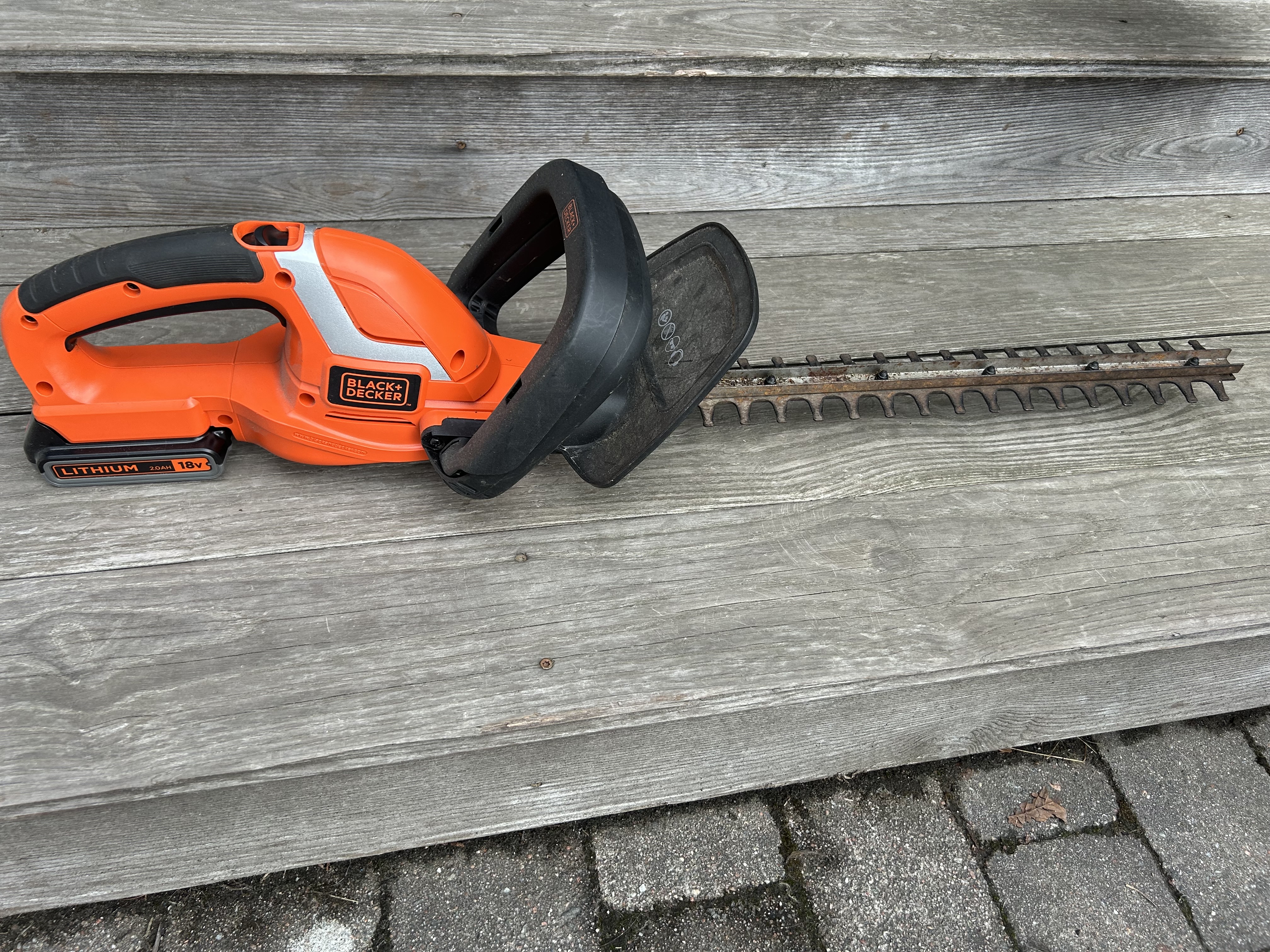 Batteridrevet hekksaks