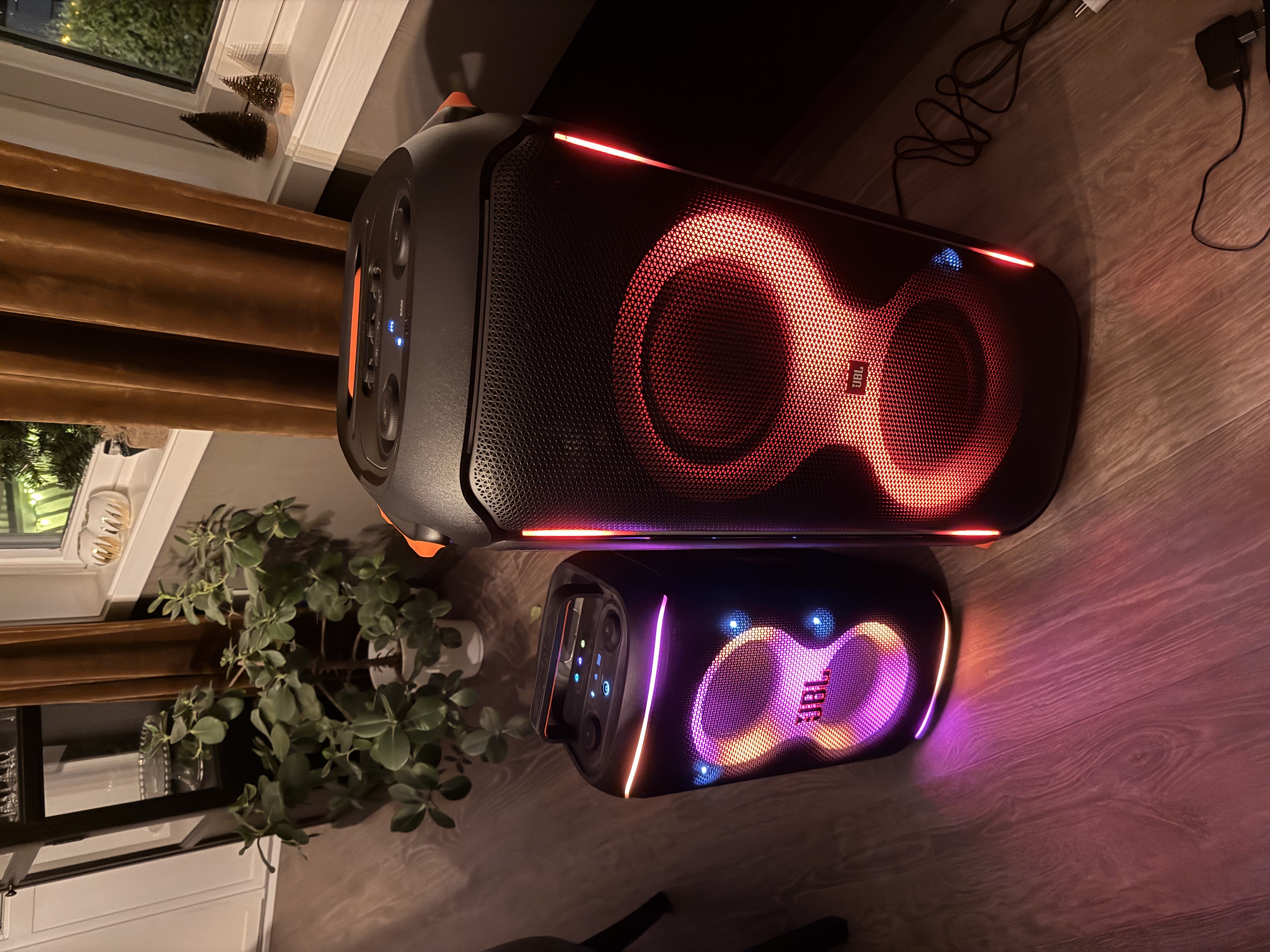 Jbl partyboks 710 og 120 til leie