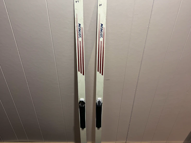 For heights 5’1”- 5’3”cross country skis.